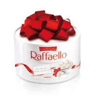 Купить коробку конфет «Raffaello» — 200г. с доставкой в Москве