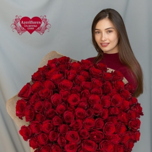 Купить охапку красных роз в Москве